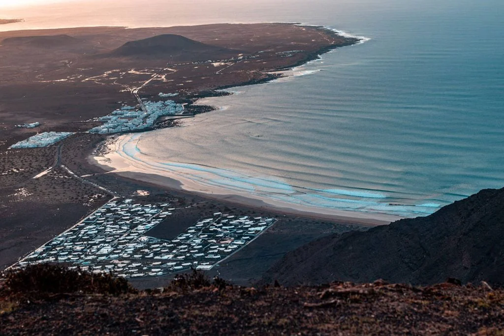 beach caleta Famara surfing